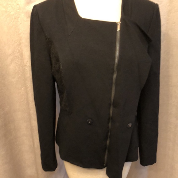 Gorgeous women’s Cache’ Blazer - Picture 3 of 6